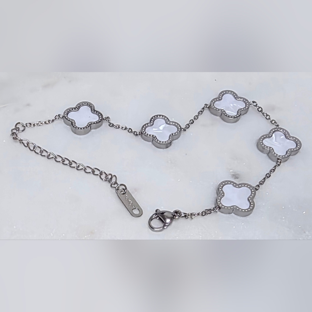 18k White Gold Plated Titanium Steel Mother Of Pearl Clover Bracelet NWOT
